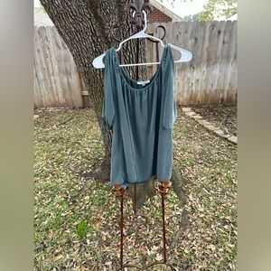 Size large forest green mid sleeve blouse